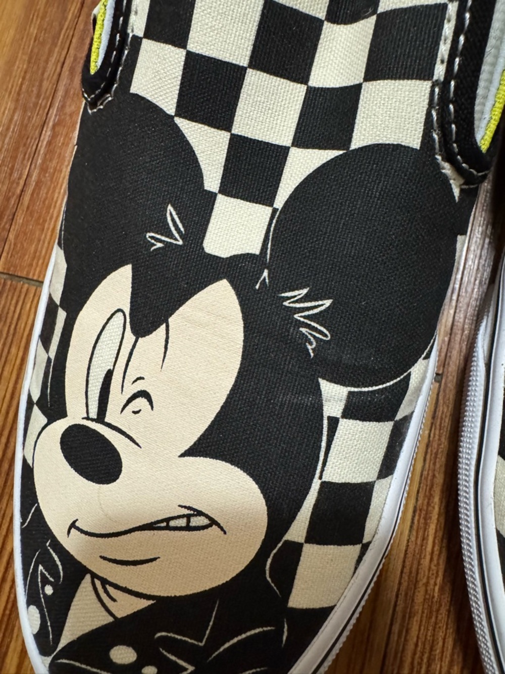 Disney x Vans Checkered Flames Mickey & Minnie Slip on Shoes - Picture 2 of 8